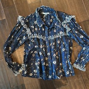 Isabel etoile marant navy blouse with beautiful details.